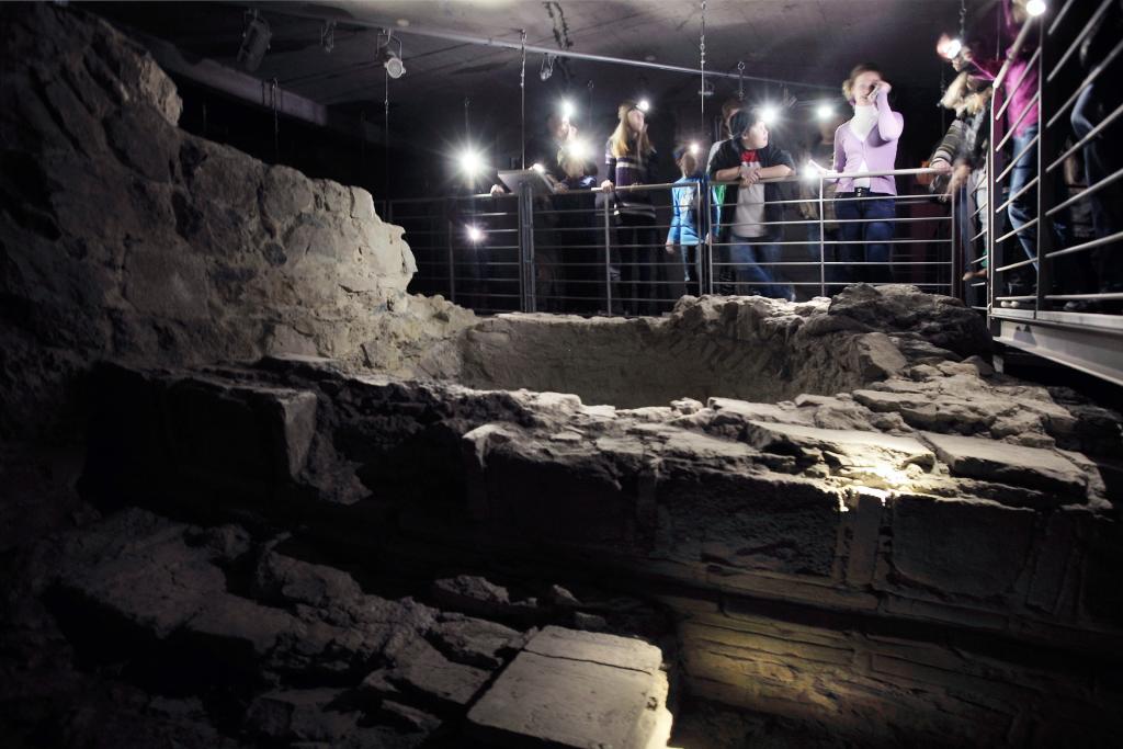 ÉJSZAKAI TÁRLATJÁRAT Cella Septichora Látogatóközpont